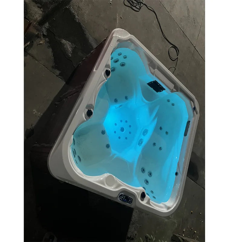 Outdoor large pool Jacuzzi Courtyard Bath Spa Pool Massage Pool Outdoor Garden Villa Bath